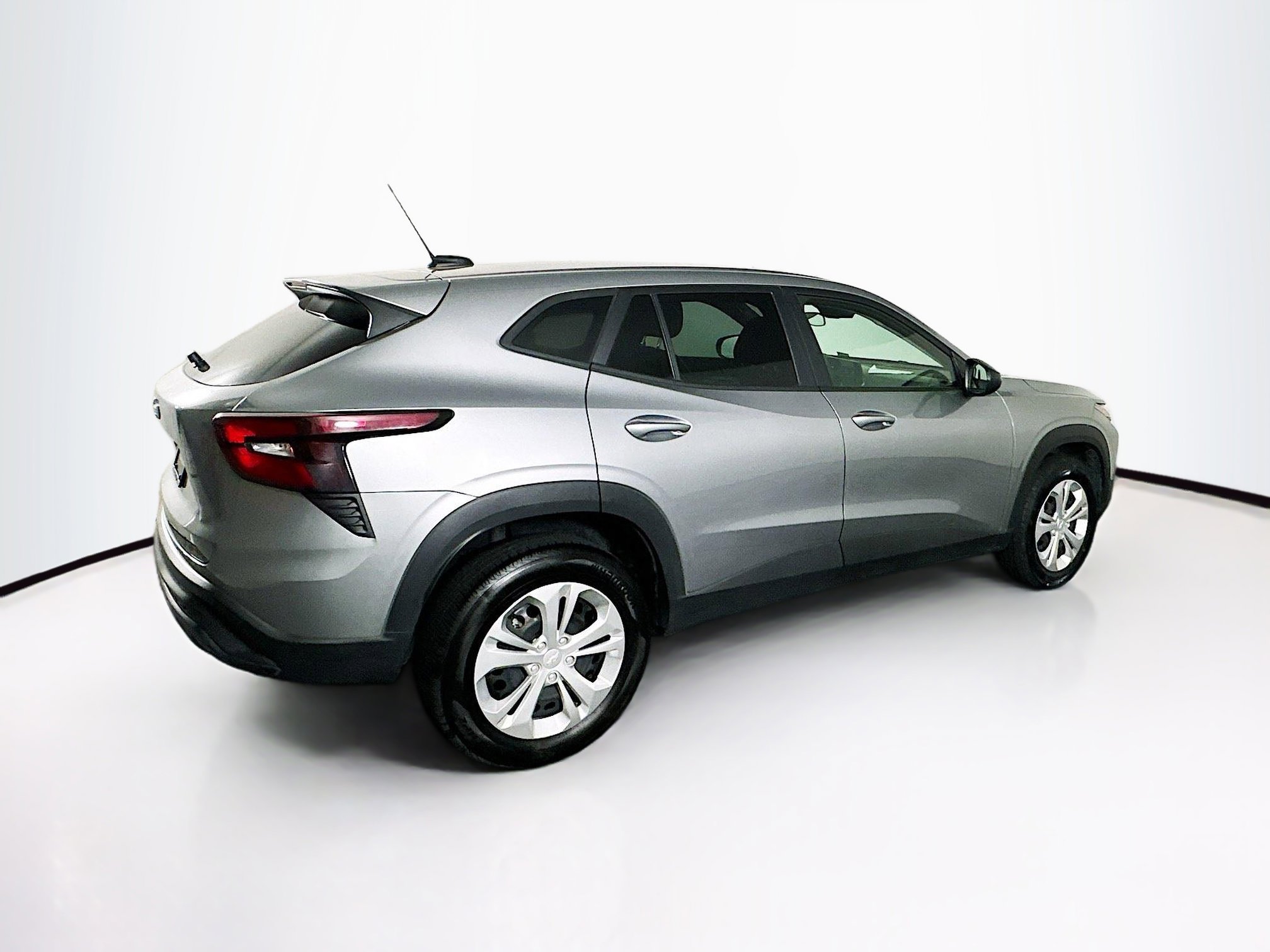 Used 2025 Chevrolet Trax LS image 10