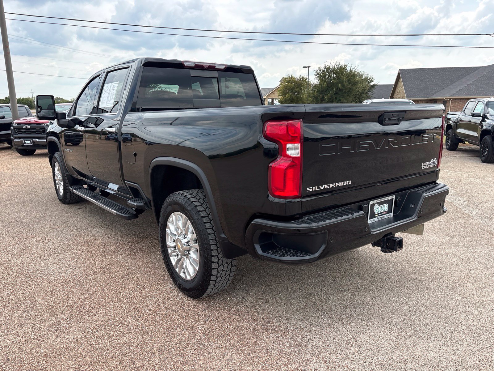 Used 2023 Chevrolet Silverado 2500 High Country w/ Safety Package II AWD/4WD image 4
