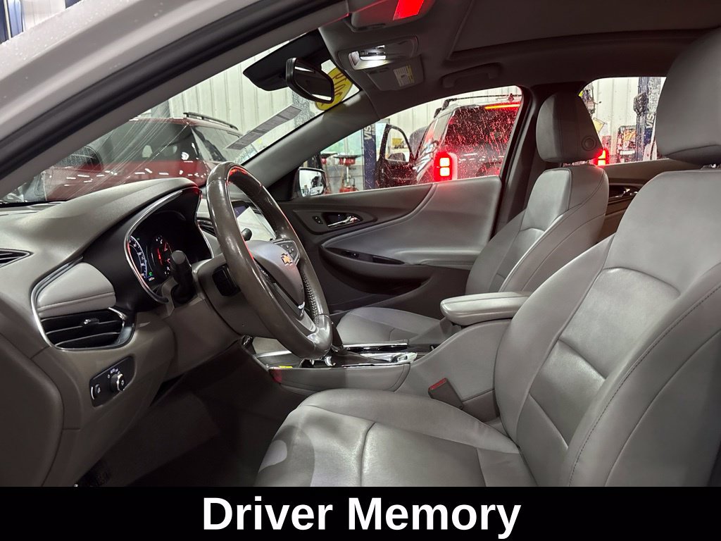Used 2019 Chevrolet Malibu Premier w/ Sun and Wheel Package FWD image 11