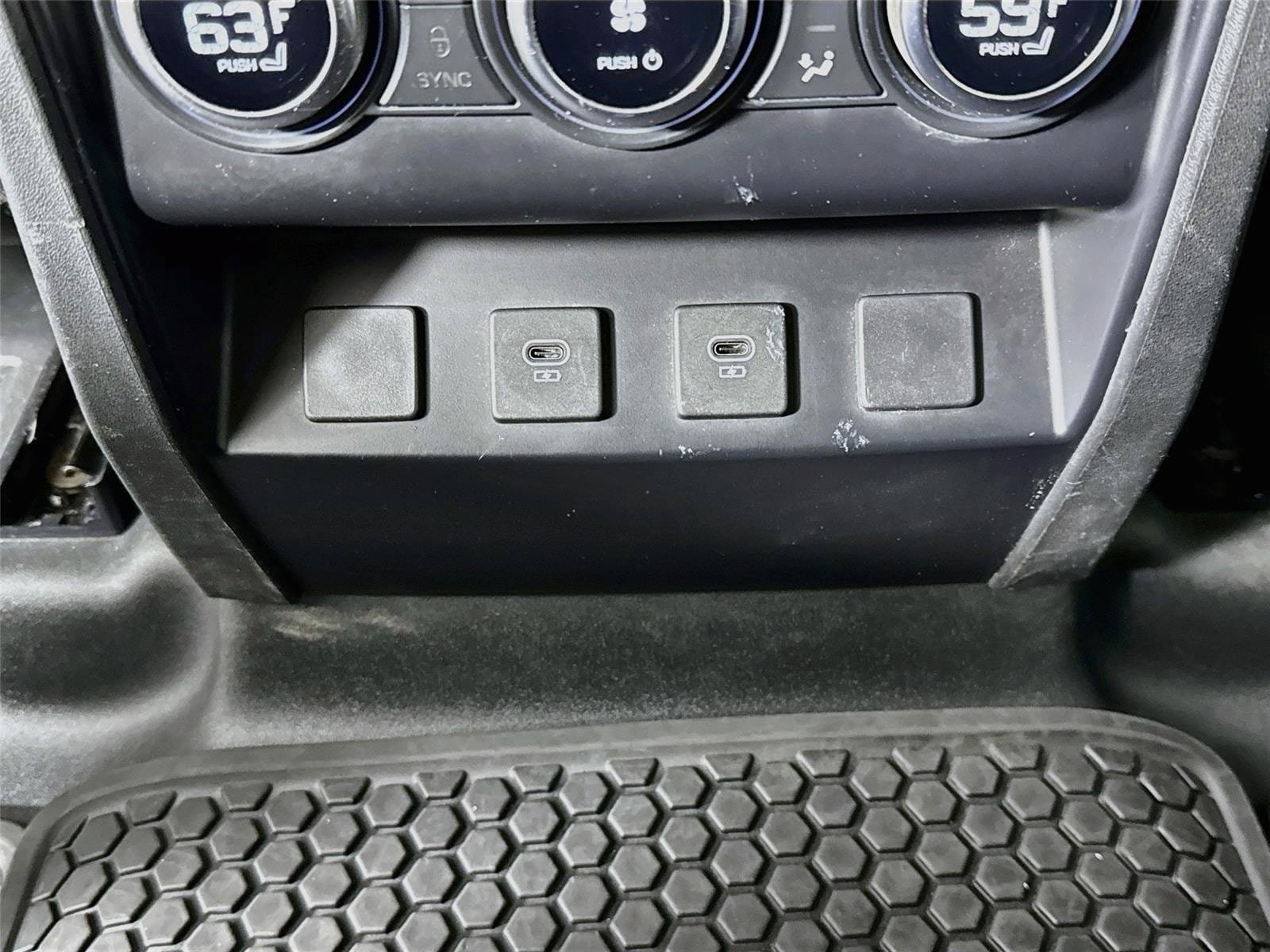 Used 2024 Land Rover Defender 130 S AWD/4WD image 28