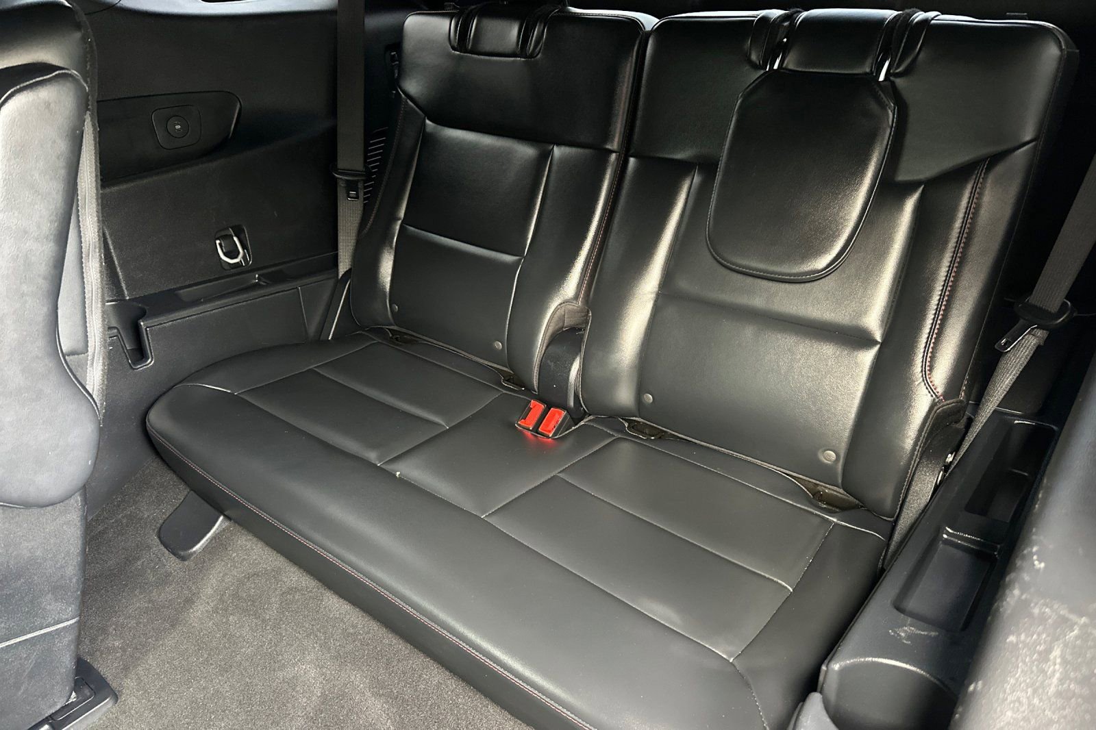 Used 2025 Ford Explorer ST-Line w/ Premium Package image 14