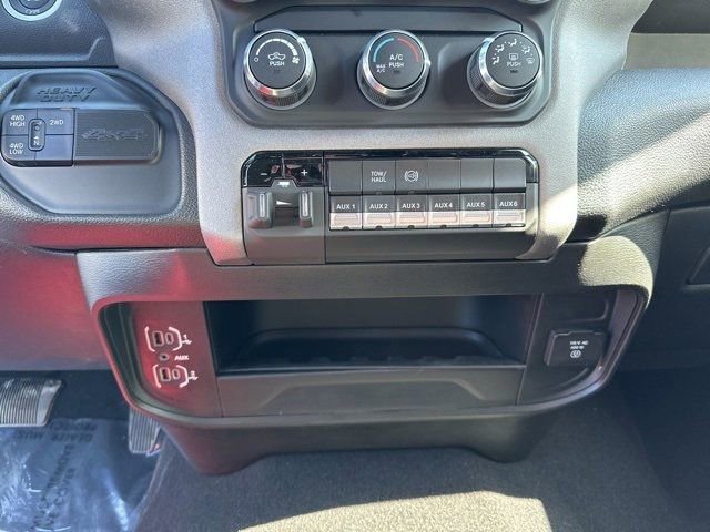 New 2024 RAM 3500 Tradesman w/ Chrome Appearance Group image 19