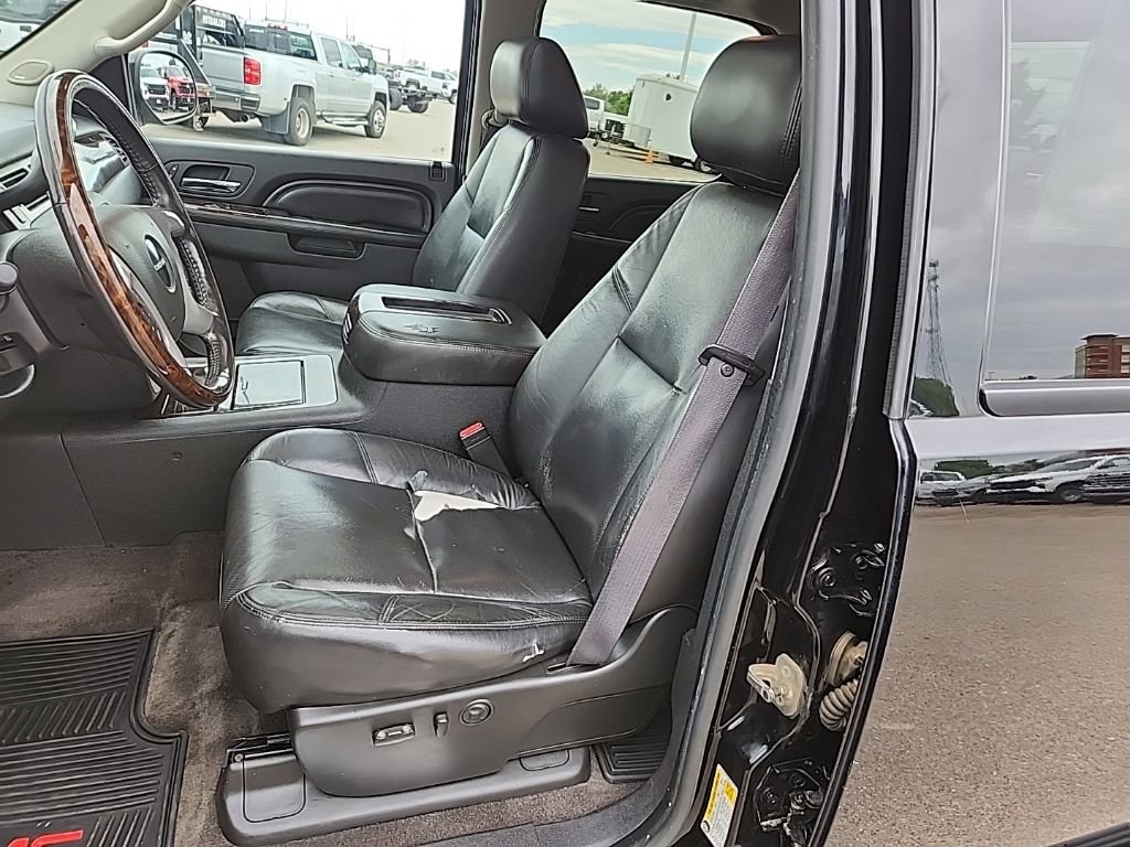 Used 2011 GMC Sierra 1500 Denali AWD/4WD image 30
