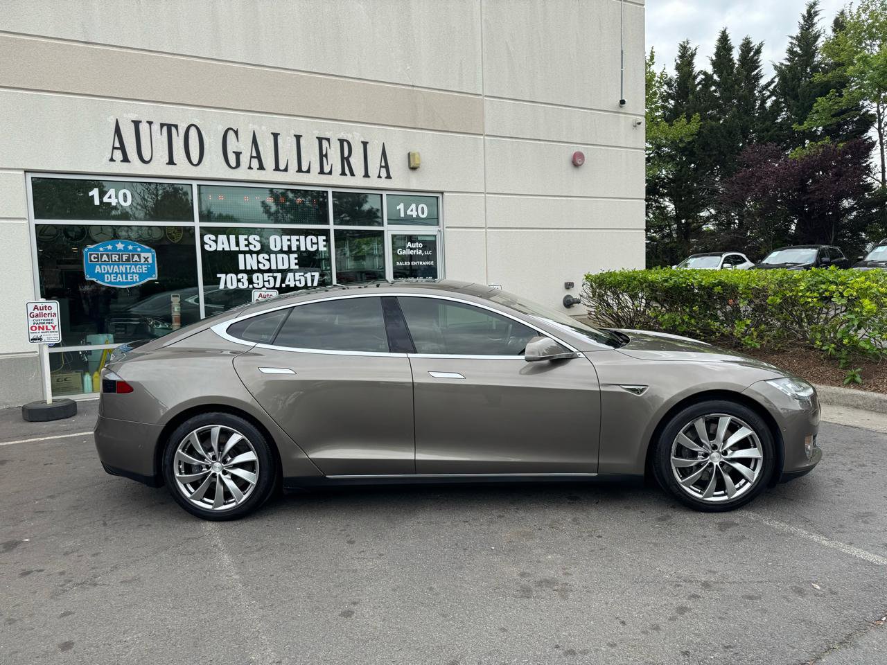 Used 2015 Tesla Model S 85D AWD/4WD image 4