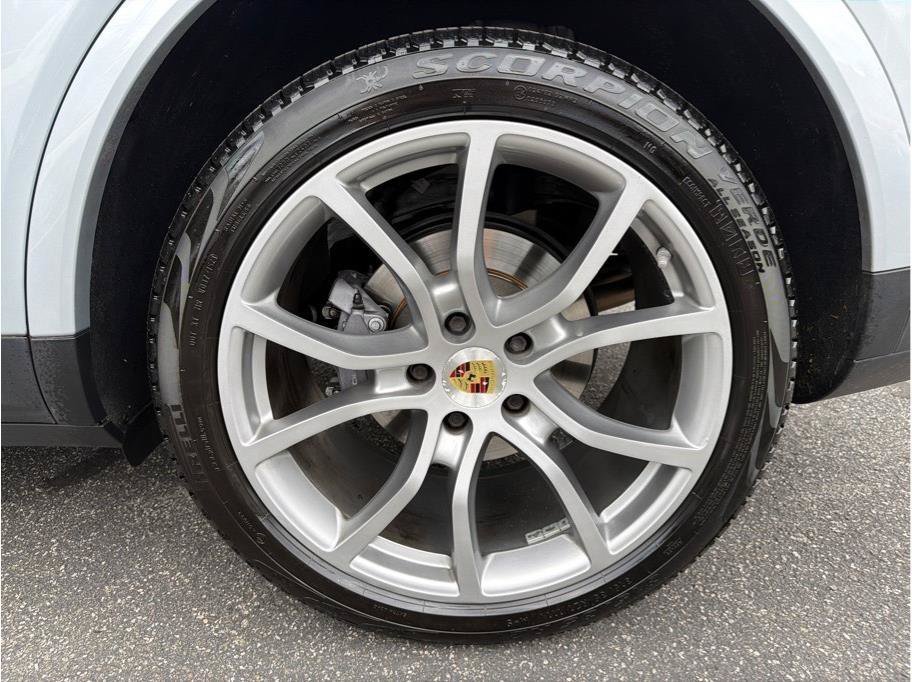 Used 2019 Porsche Cayenne S AWD/4WD image 25