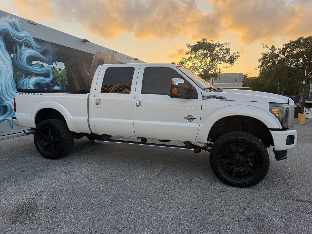 Used 2015 Ford F350 Platinum w/ Platinum Package AWD/4WD image 9