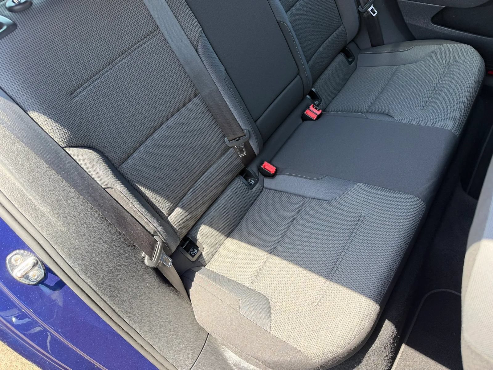 Used 2017 Volkswagen e-Golf SE FWD image 26