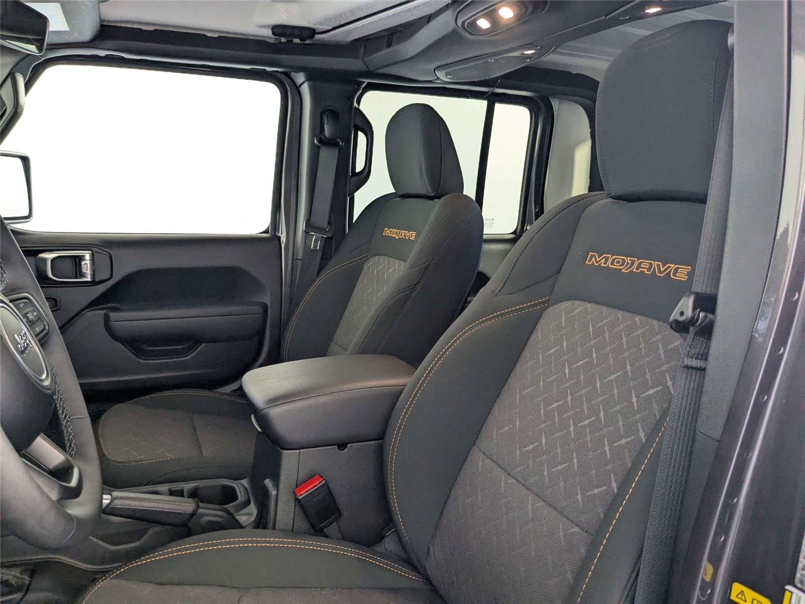Used 2025 Jeep Gladiator Mojave w/ Convenience Group AWD/4WD image 12