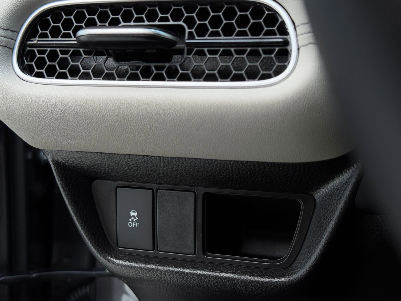 Certified 2026 Honda HR-V EX-L image 35