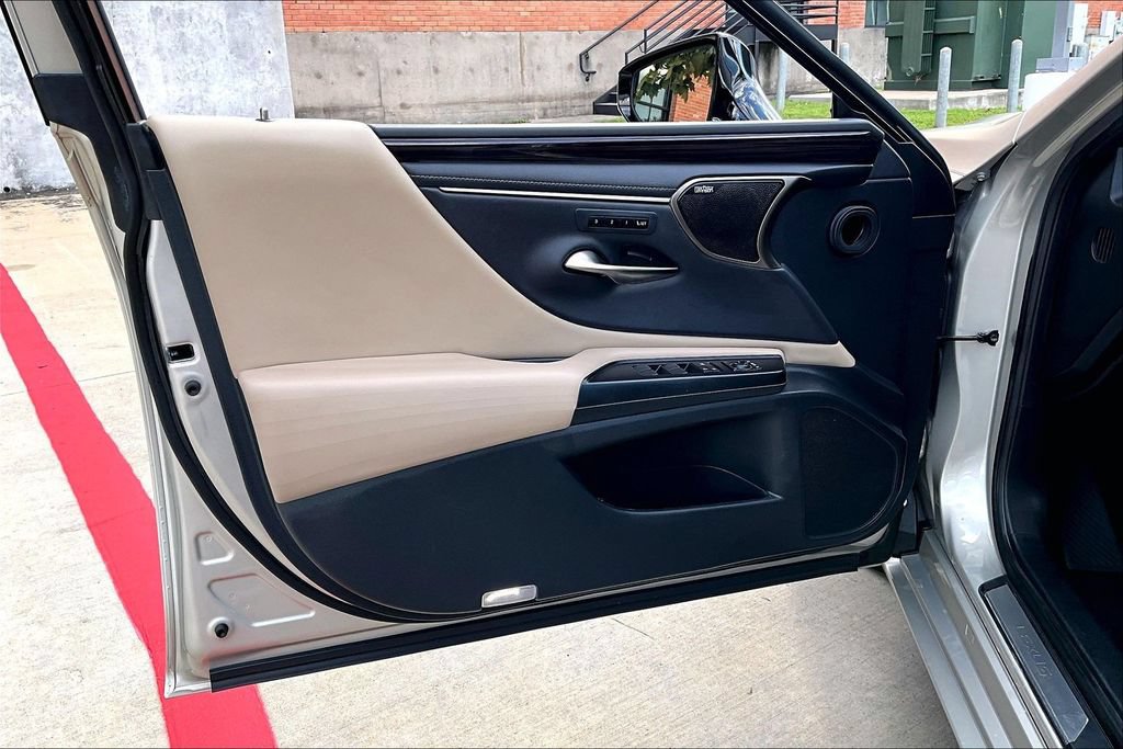 Used 2020 Lexus ES 350 w/ Accessory Package 2 FWD image 24