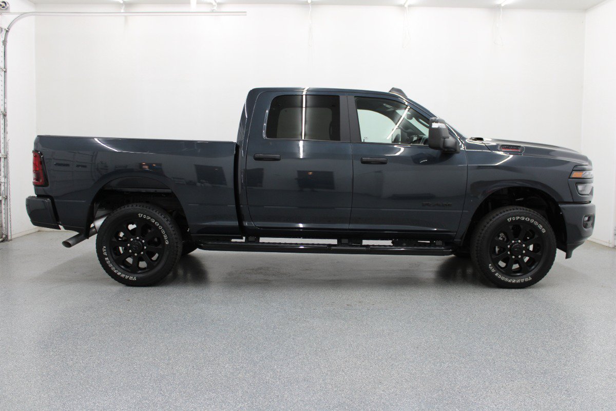 Used 2025 RAM 2500 Big Horn AWD/4WD image 2