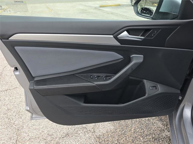 New 2025 Volkswagen Jetta SE image 12