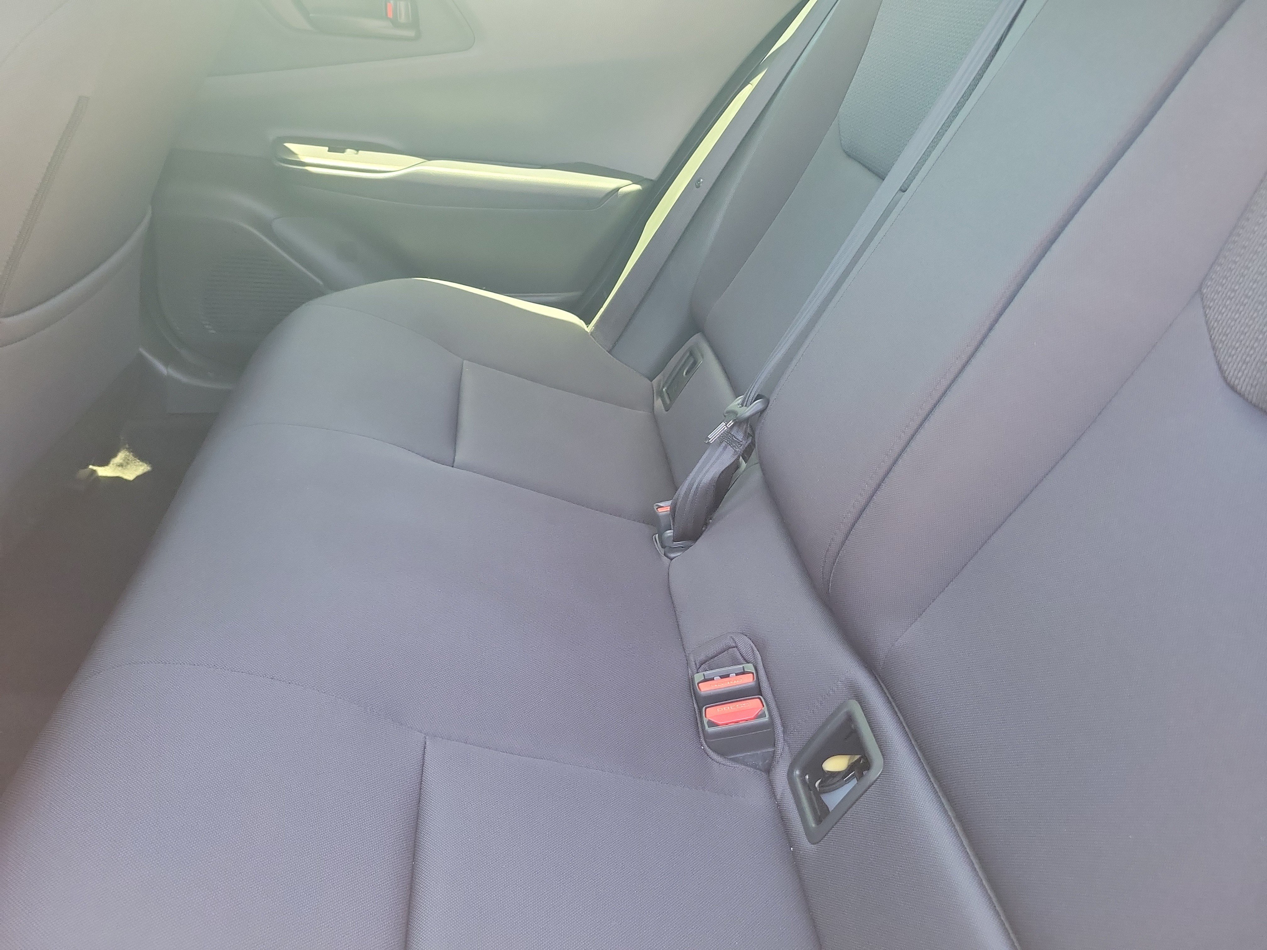 Used 2024 Toyota Prius LE FWD image 12