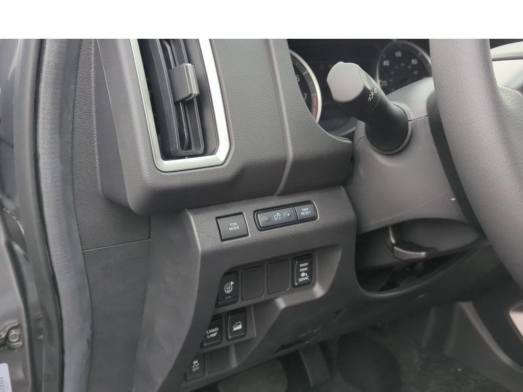 New 2025 Nissan Frontier SV w/ SV Convenience Package image 12