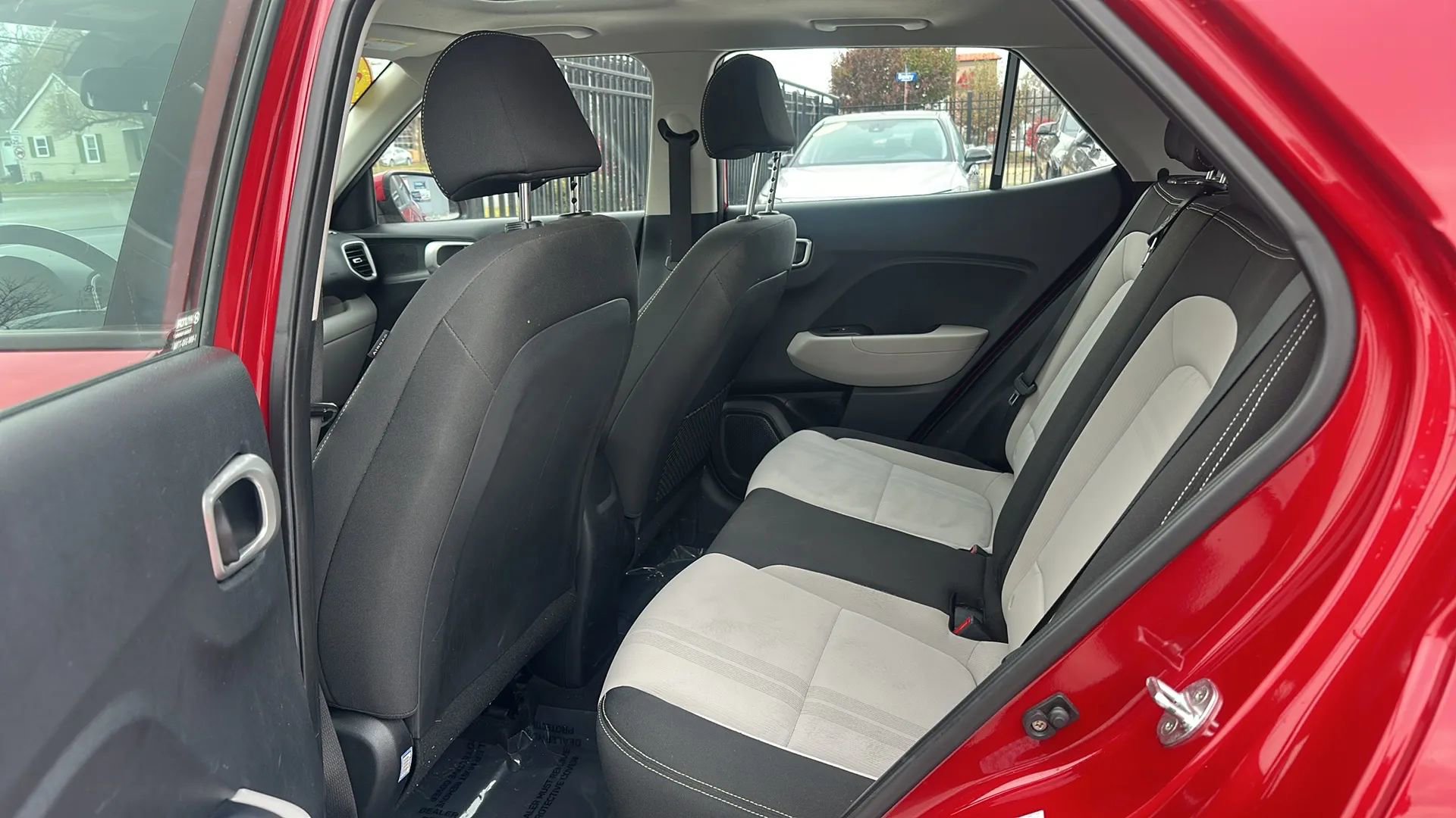Used 2022 Hyundai Venue SEL image 12