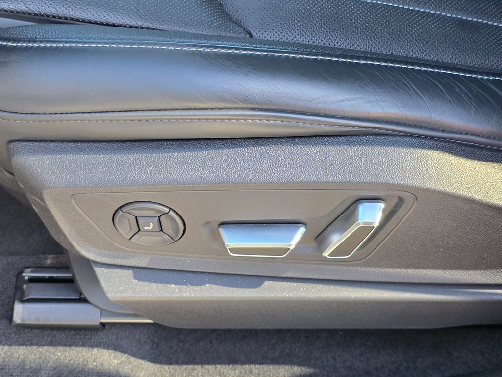 Used 2024 Audi SQ8 e-tron Premium Plus w/ Black Optic Package image 24