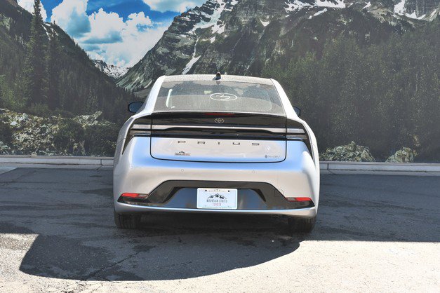 New 2026 Toyota Prius Plug-In Hybrid FWD image 5