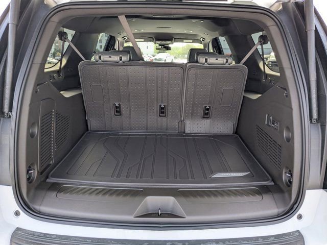 New 2026 Chevrolet Suburban LT w/ Comfort Package RWD image 13