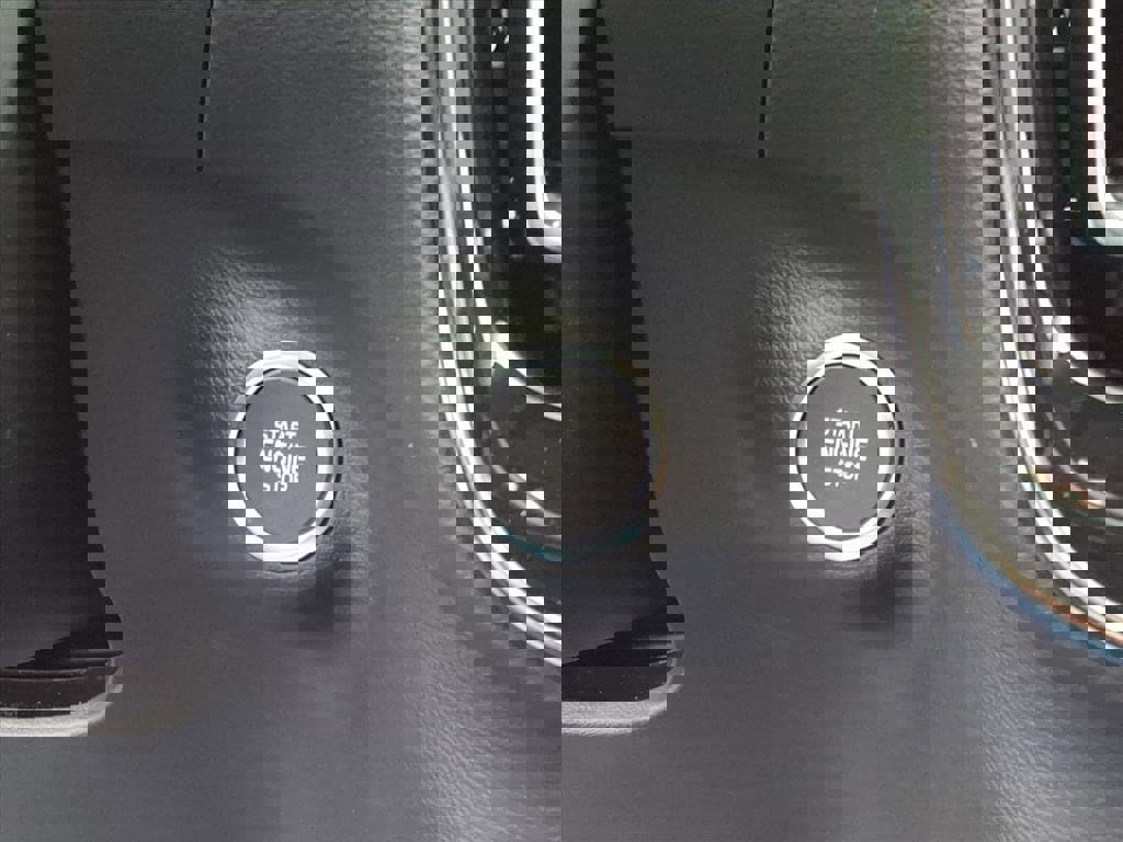 New 2026 Volvo XC40 B5 Core w/ Climate Package image 23