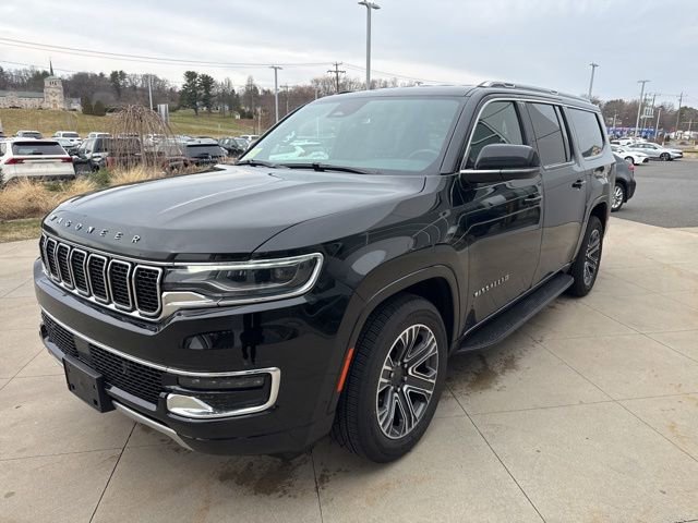 Used 2024 Jeep Wagoneer L Series II w/ Flexible Seating Group image 3