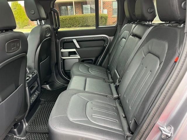 Used 2022 Land Rover Defender 110 X-Dynamic SE AWD/4WD image 22
