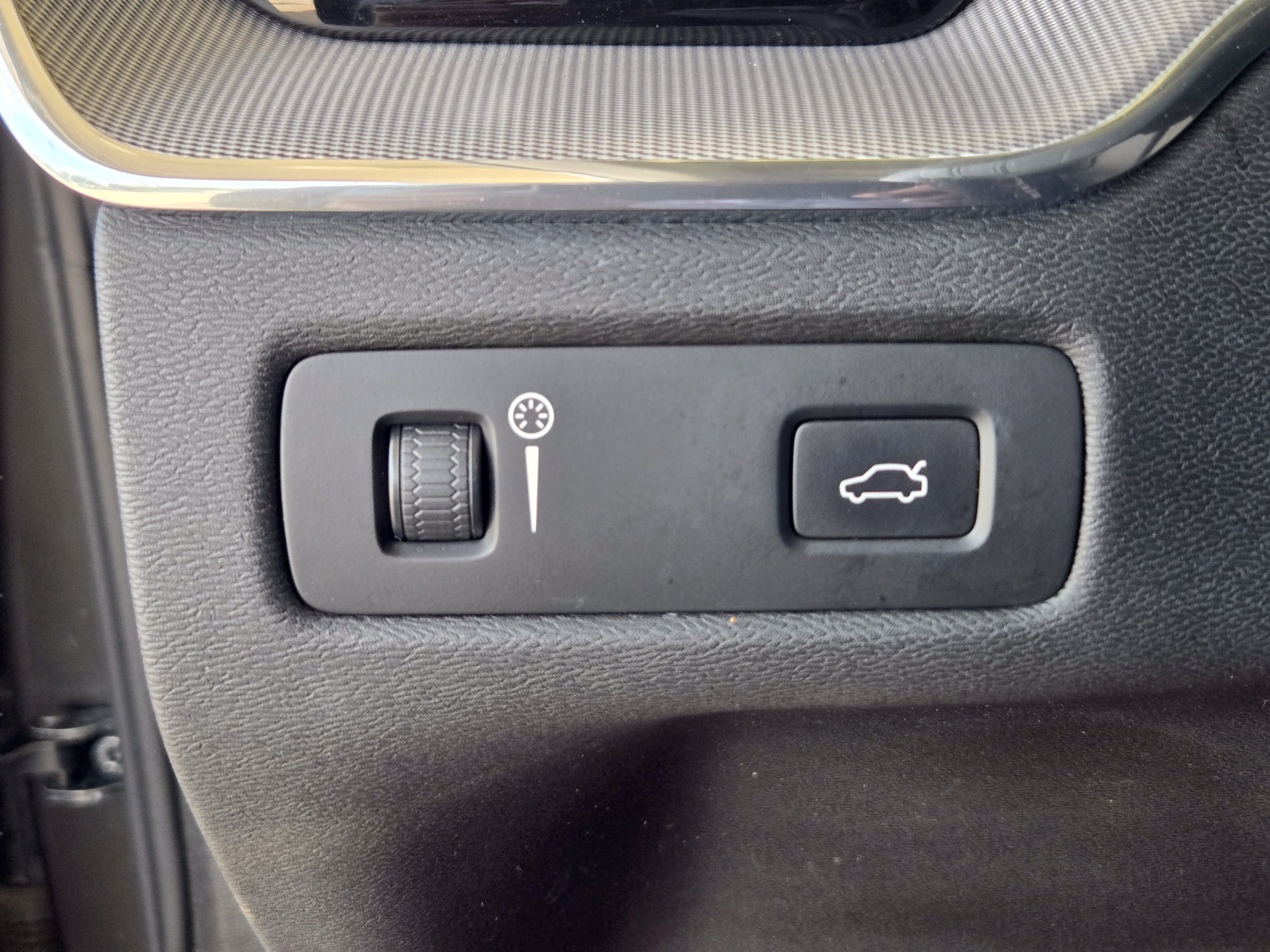 Used 2019 Volvo XC60 T6 Inscription w/ Protection Package Premier AWD/4WD image 19