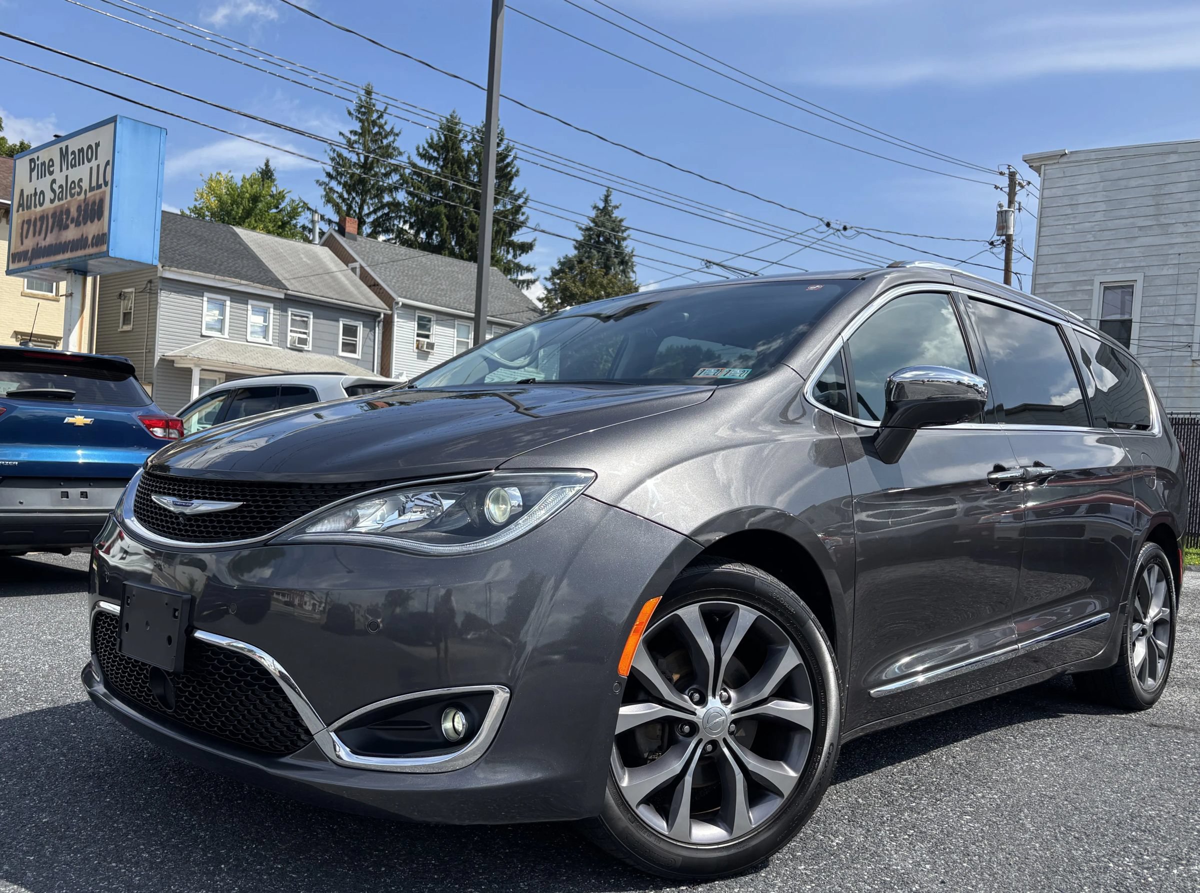 Used 2018 Chrysler Pacifica Limited w/ Advanced Safetytec Group