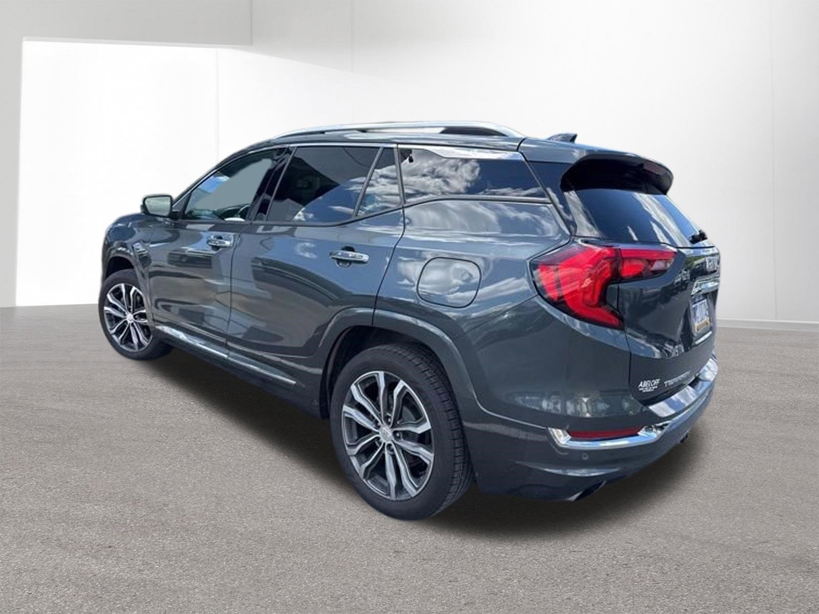 Used 2020 GMC Terrain Denali w/ Denali Premium Package AWD/4WD image 30