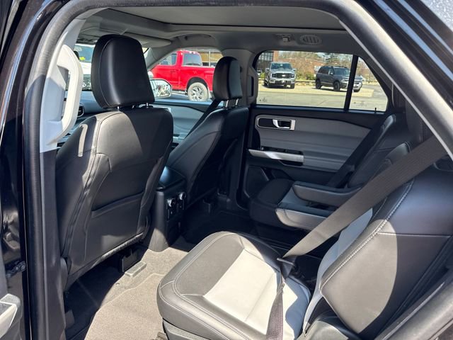 Certified 2022 Ford Explorer XLT w/ Equipment Group 202A image 11