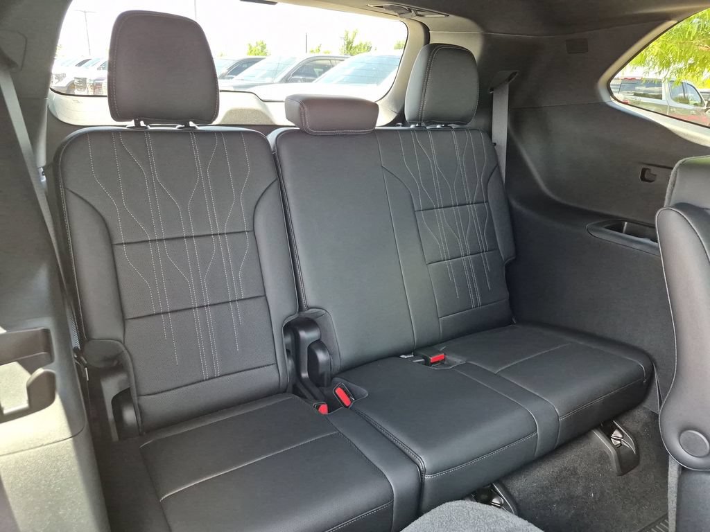 New 2026 Buick Enclave Avenir w/ Super Cruise Package FWD image 37