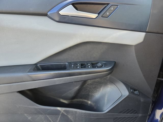 Used 2023 Volkswagen Taos SE AWD/4WD image 25
