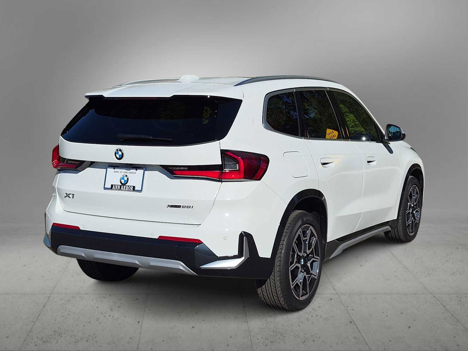 Used 2024 BMW X1 xDrive28i w/ Convenience Package AWD/4WD image 8