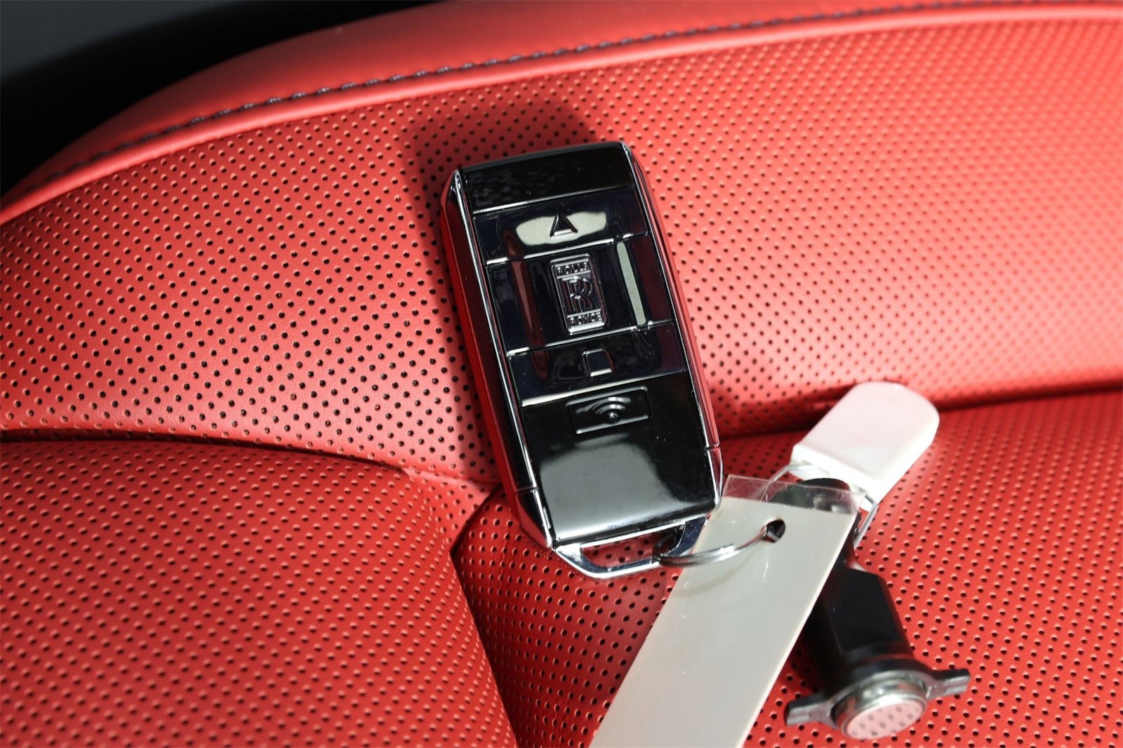 New 2026 Rolls-Royce Cullinan image 38