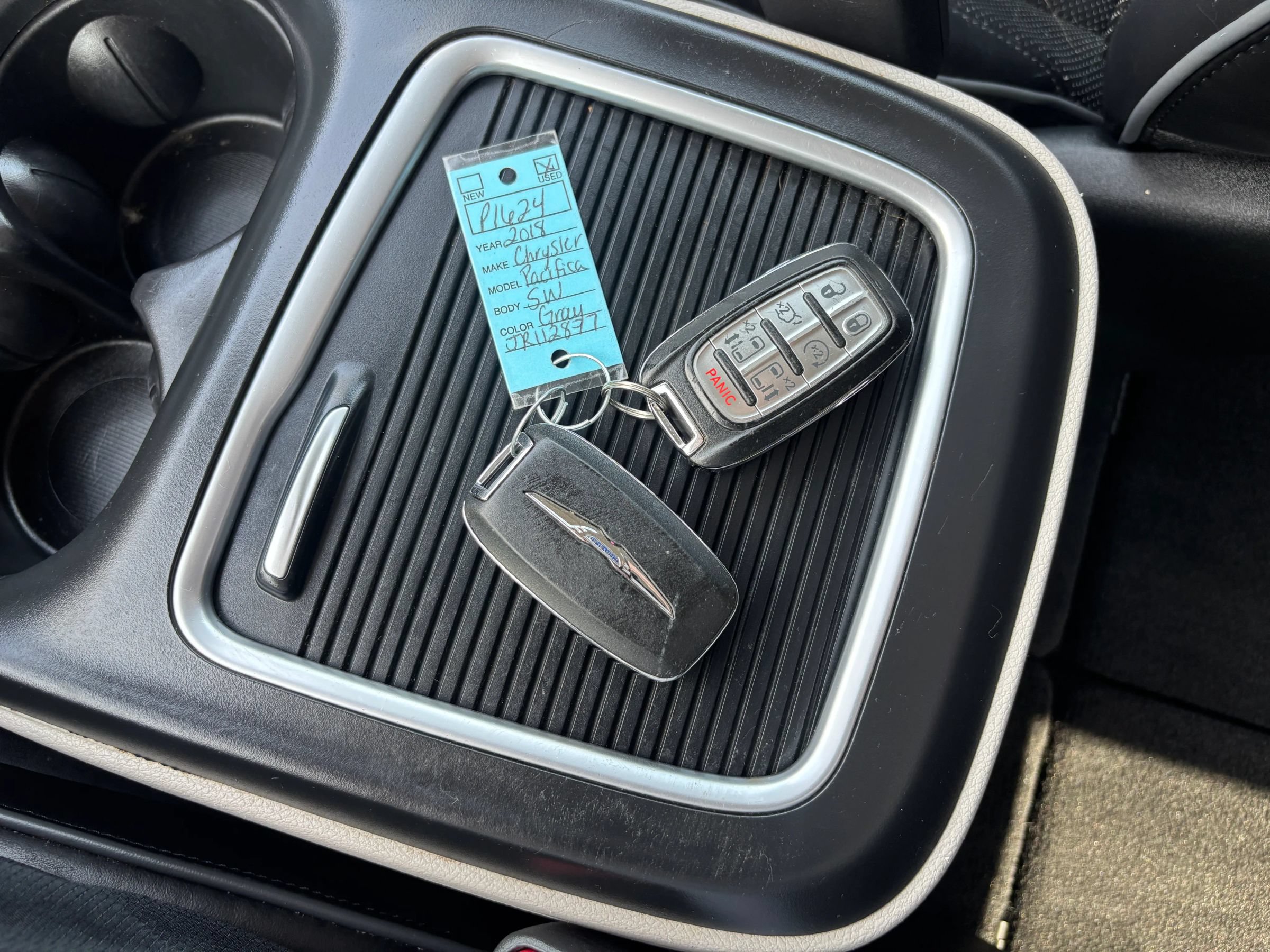 Used 2018 Chrysler Pacifica Limited w/ Advanced Safetytec Group FWD image 30