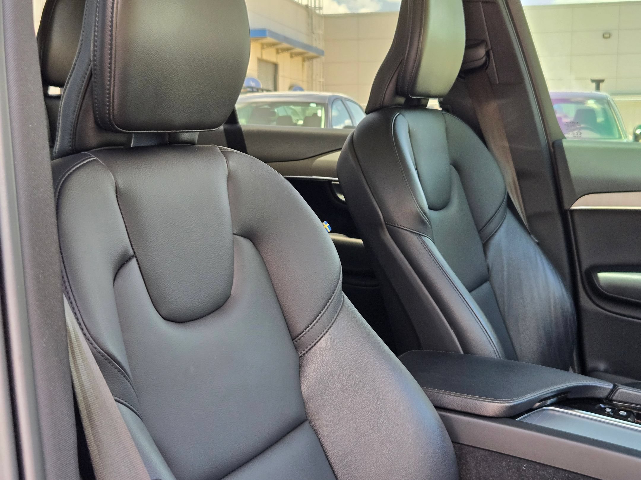 Used 2023 Volvo XC90 B5 Core AWD/4WD image 30