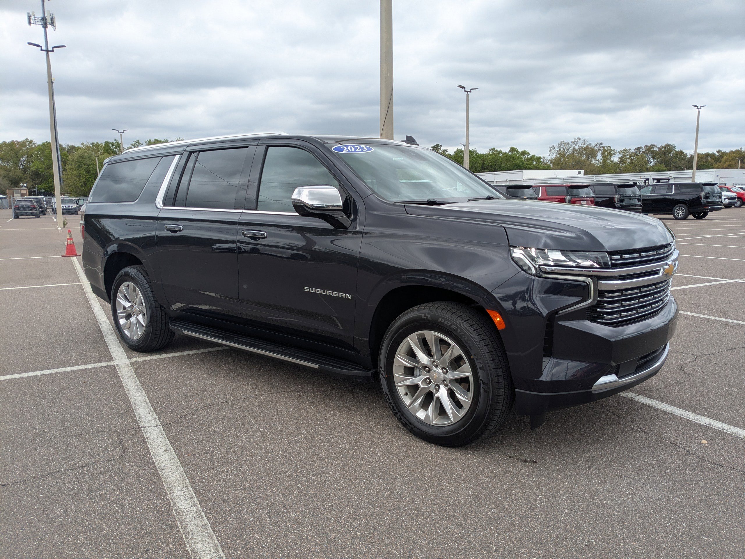 Used 2023 Chevrolet Suburban Premier image 1