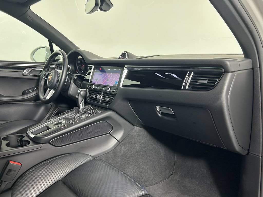 Certified 2019 Porsche Macan AWD/4WD image 22