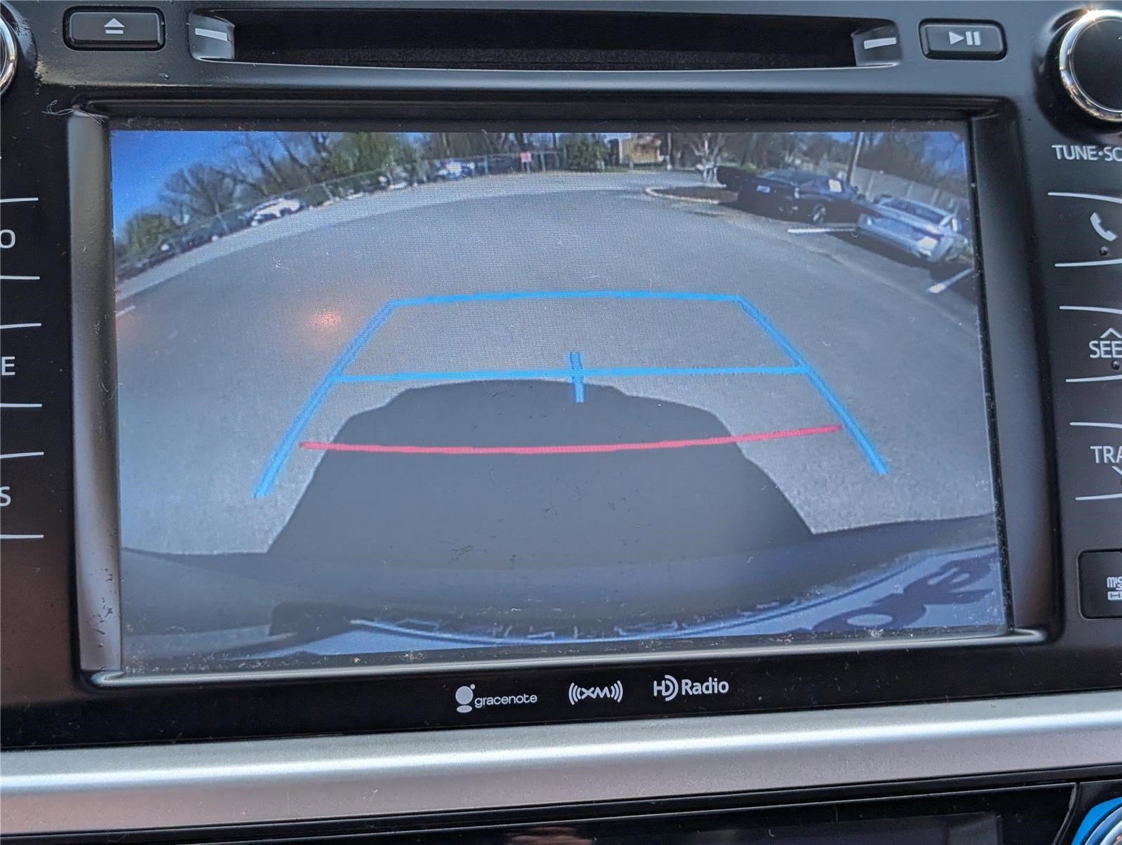 Used 2016 Toyota Highlander XLE image 28