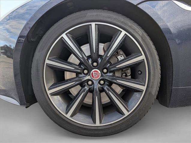 Used 2016 Jaguar F-TYPE Coupe image 13