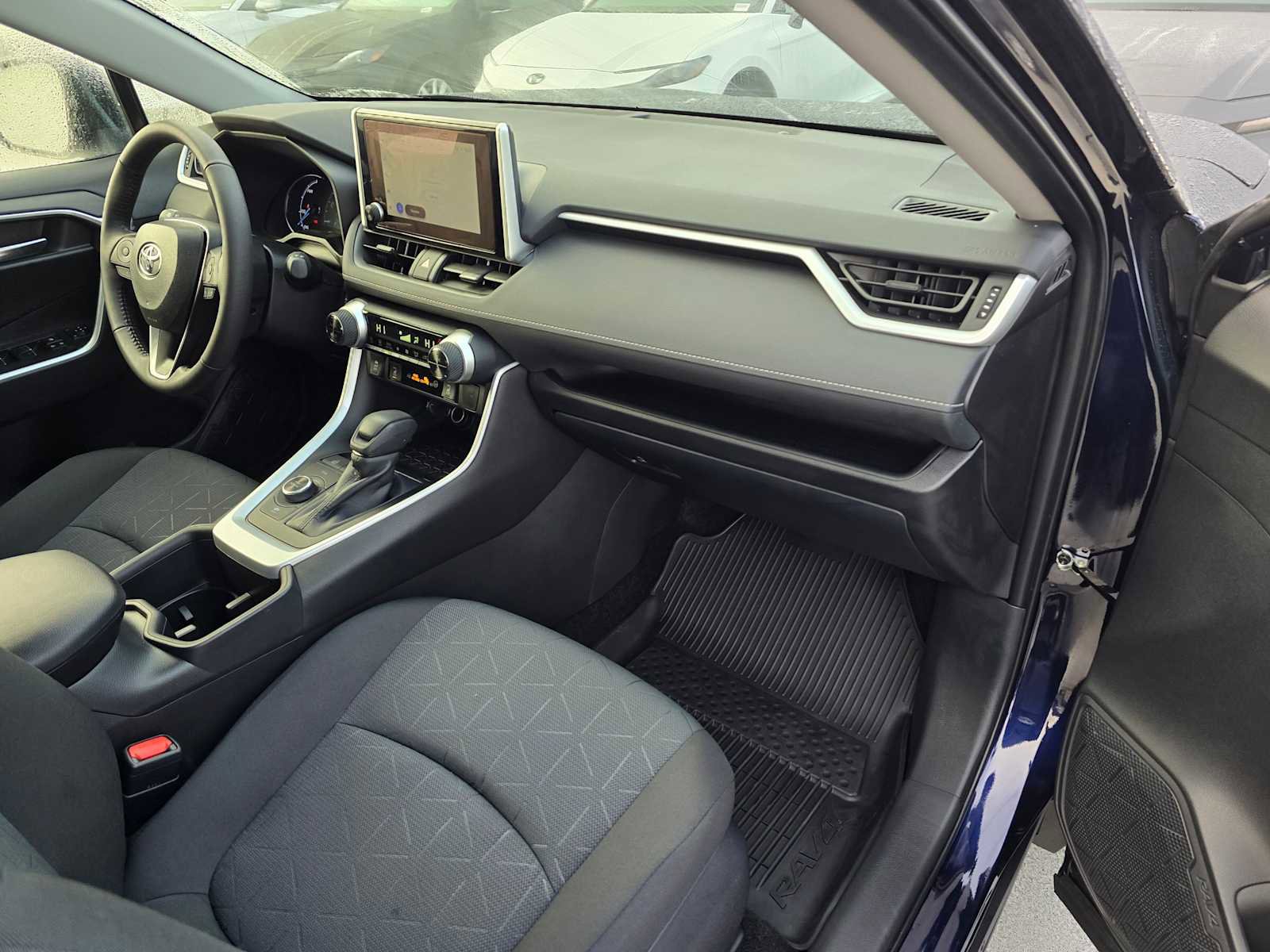 Used 2025 Toyota RAV4 XLE image 13