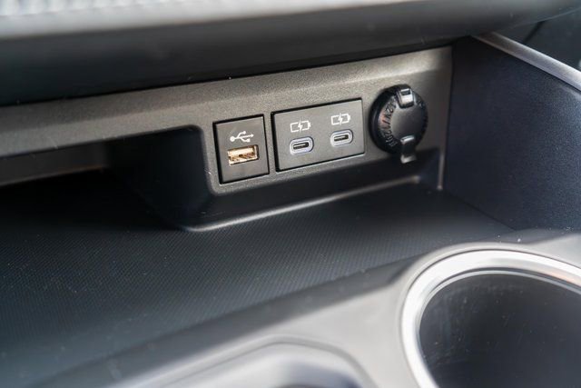 Used 2024 Toyota Highlander XLE image 36