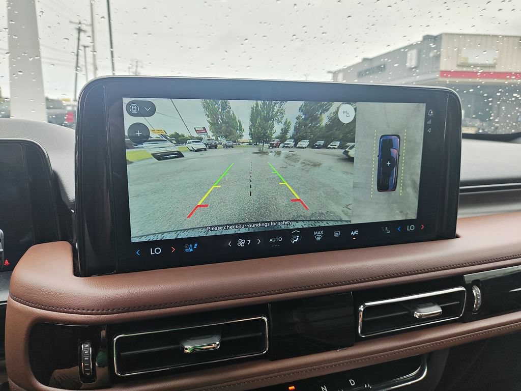 Used 2025 Lincoln Aviator Reserve w/ Equipment Group 201A AWD/4WD image 17