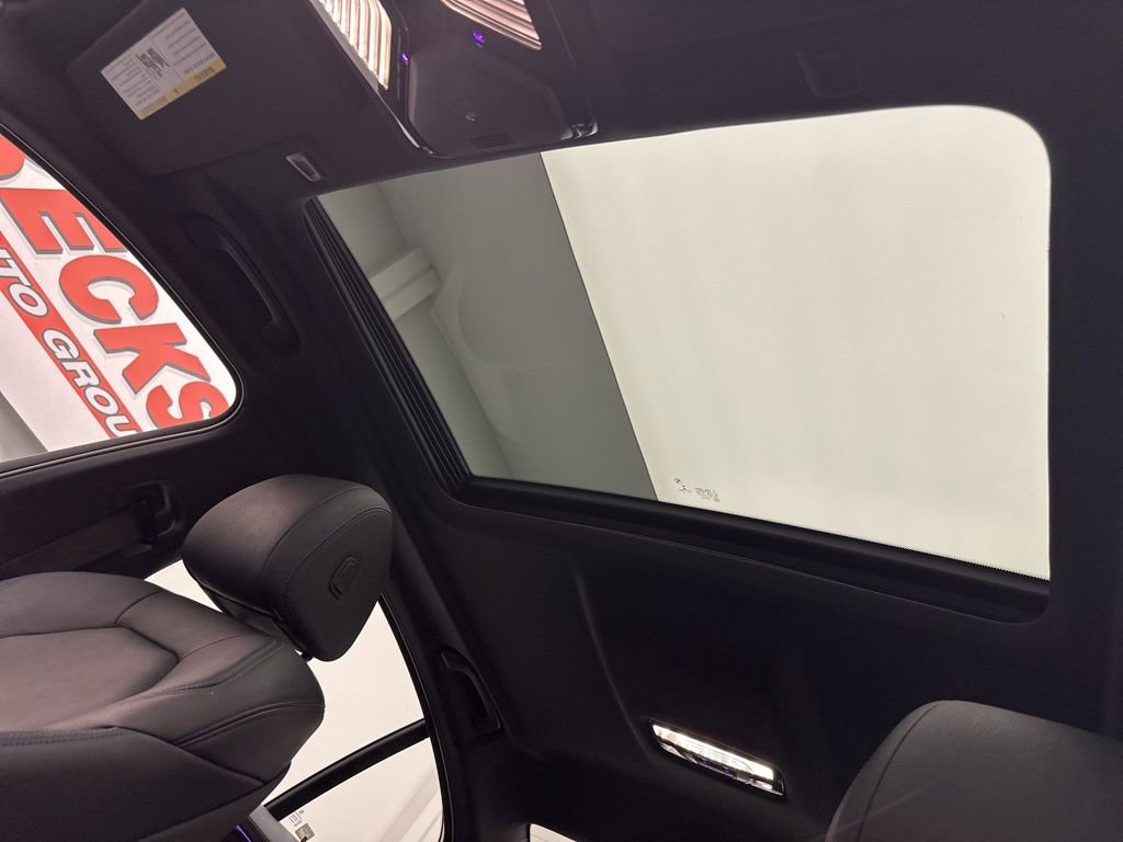 Used 2020 BMW 540i xDrive w/ M Sport Package image 23