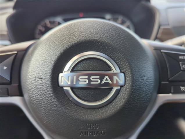 Used 2025 Nissan Altima 2.5 SV FWD image 24