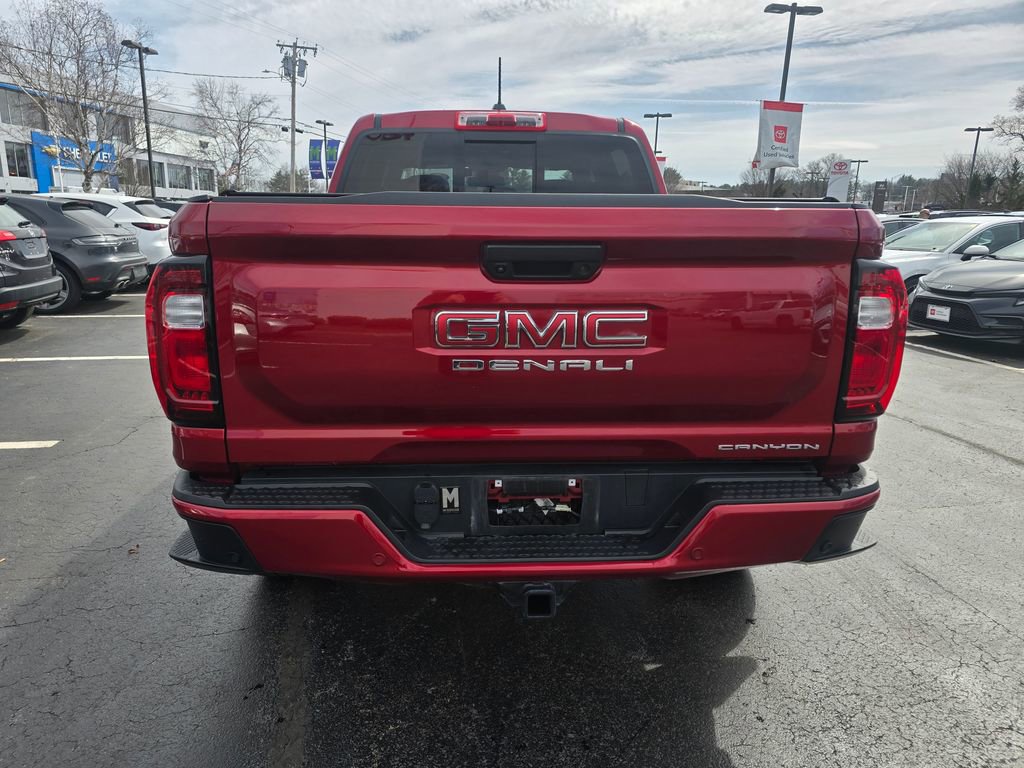 Used 2023 GMC Canyon Denali image 7