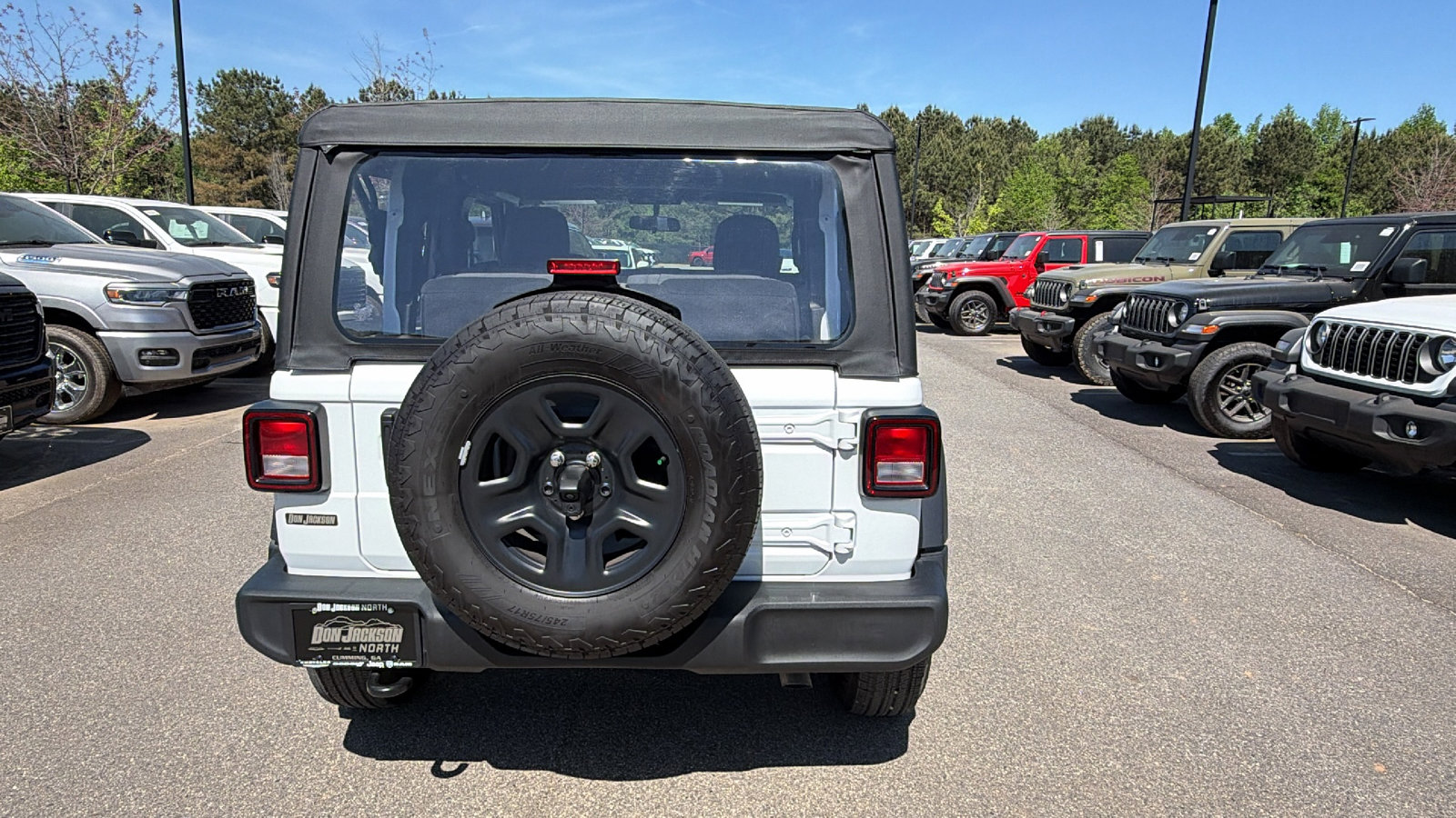 Used 2025 Jeep Wrangler Sport image 9