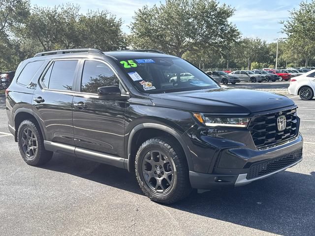 Certified 2025 Honda Pilot TrailSport image 2