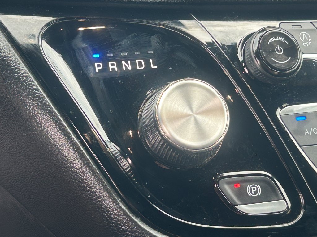 Used 2025 Chrysler Pacifica Select FWD image 14