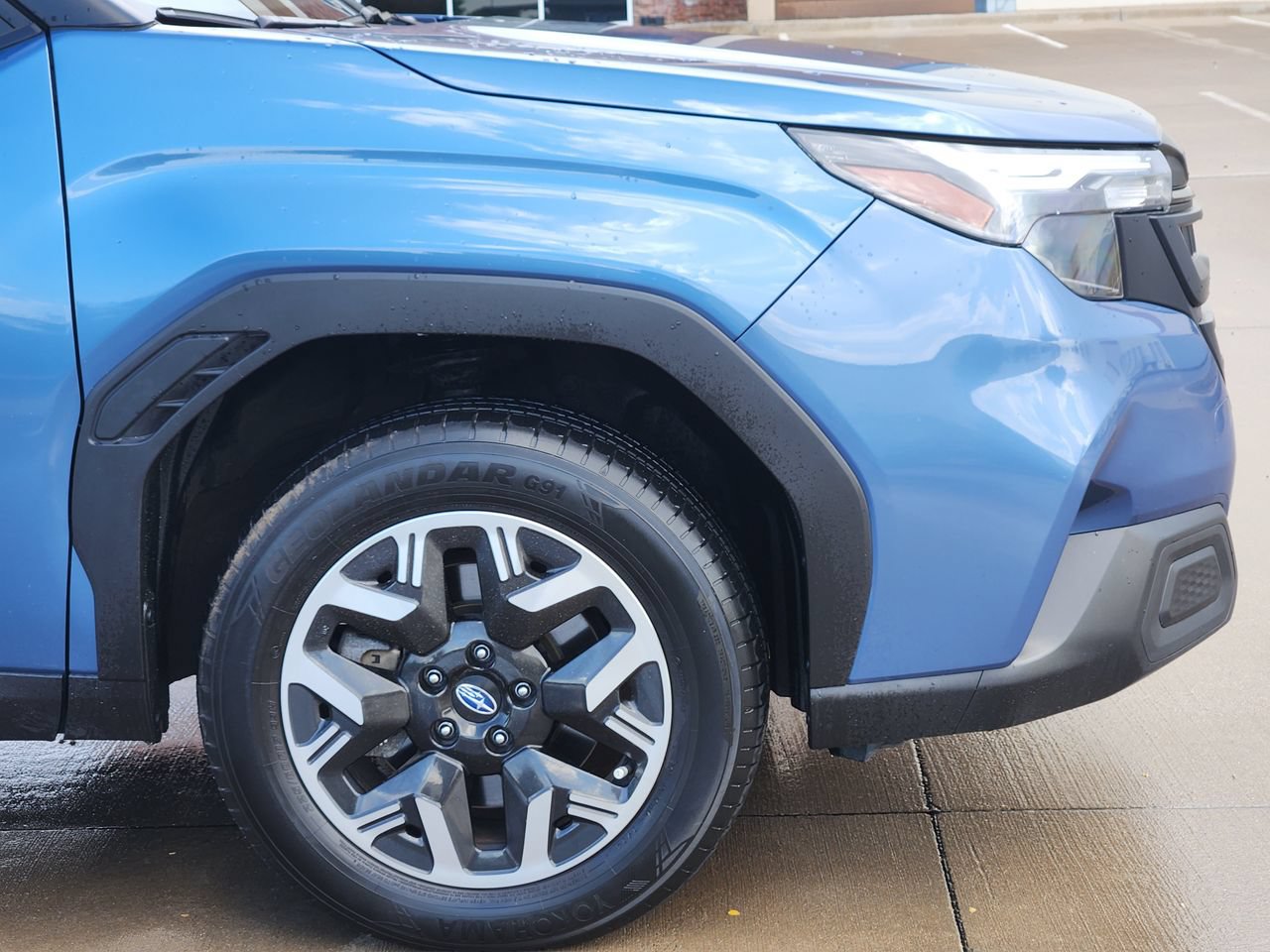 Used 2025 Subaru Forester AWD/4WD image 5