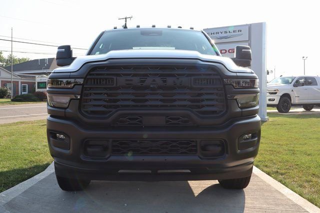 New 2025 RAM 3500 Tradesman AWD/4WD image 5